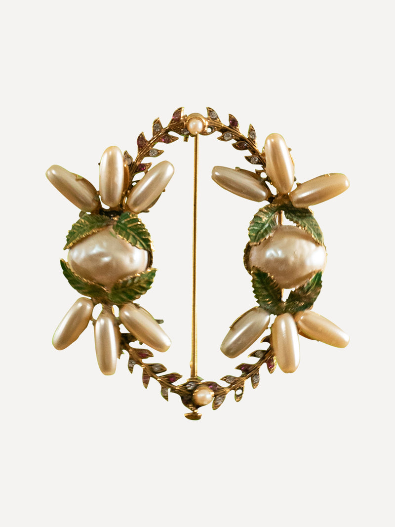 Brooch Pearls