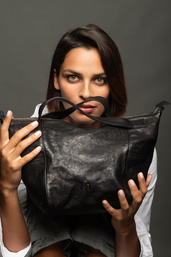 Women's Leather Shoulder Bag "Chicca" Nero