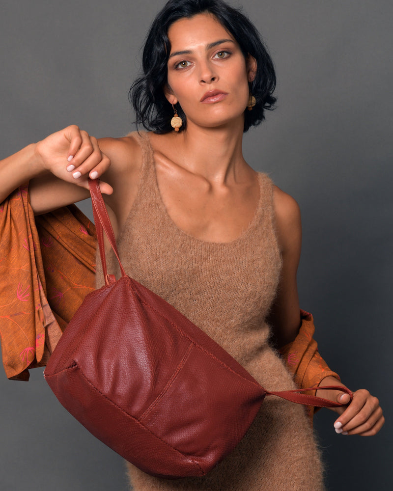Women's Leather Duffel Bag "Bobo"