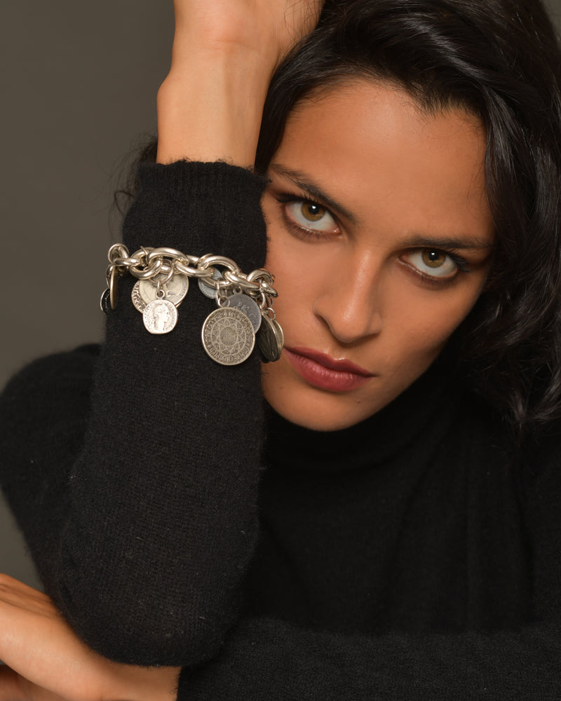 Women's Coin Bracelet "I Travel Alone"